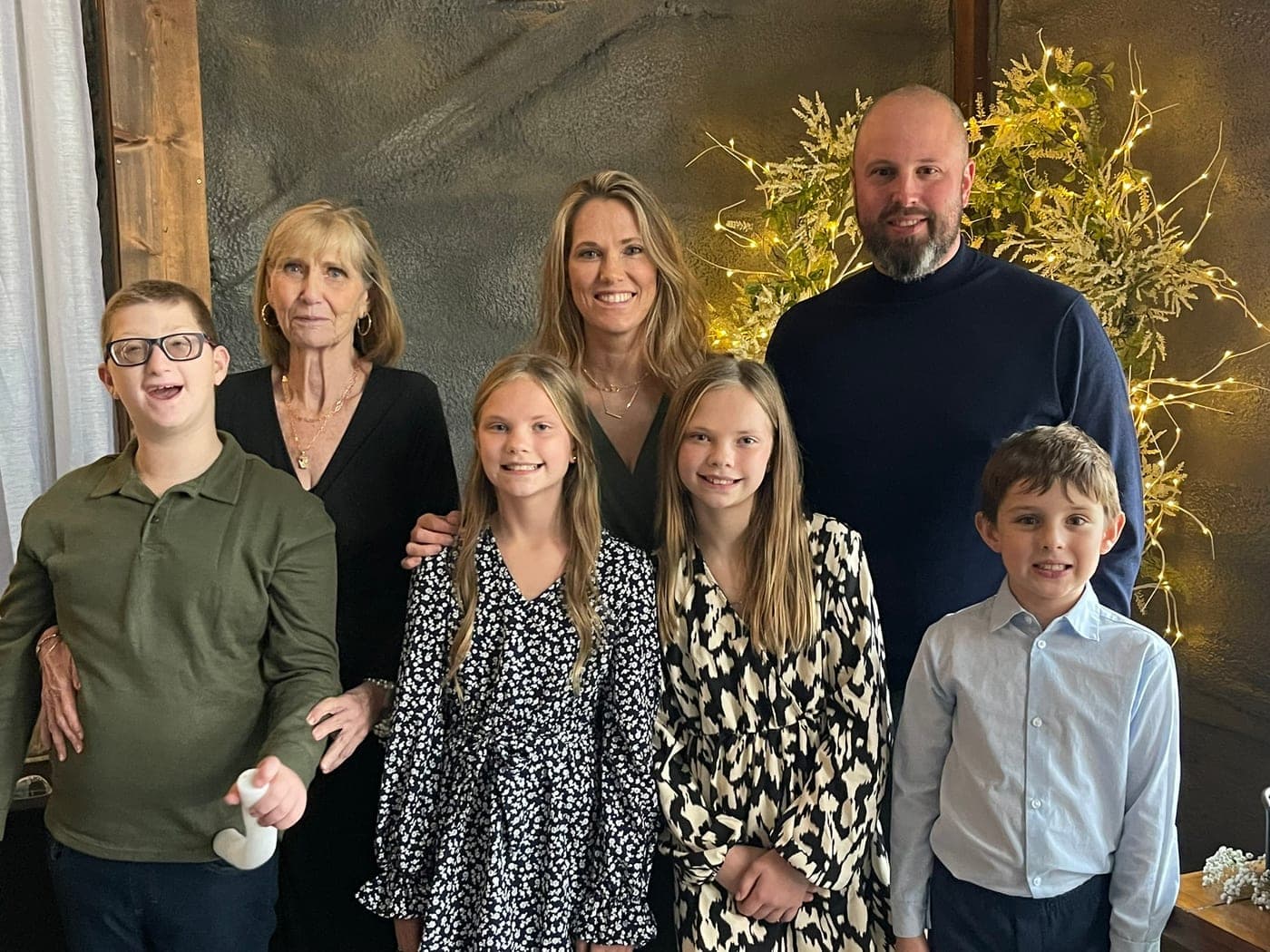 The Perez family — Matthew, Amanda, and their four children Theo, Avery, Reece, and Rian